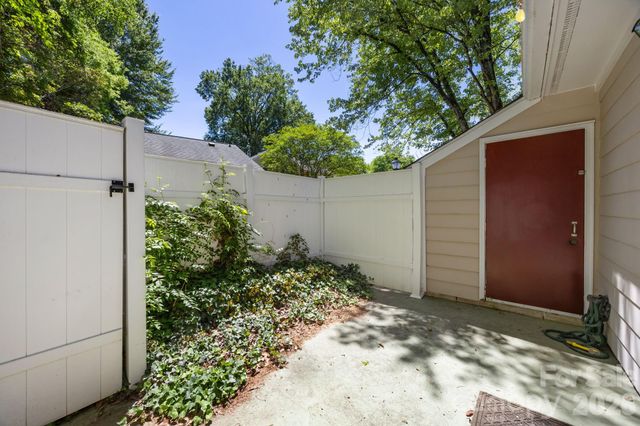 1057 Sardis Cove Drive, Charlotte, NC 28270