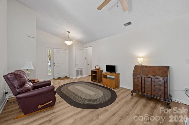 1057 Sardis Cove Drive, Charlotte, NC 28270