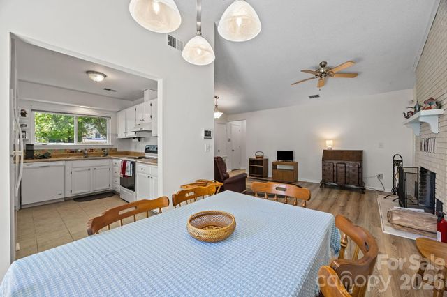 1057 Sardis Cove Drive, Charlotte, NC 28270