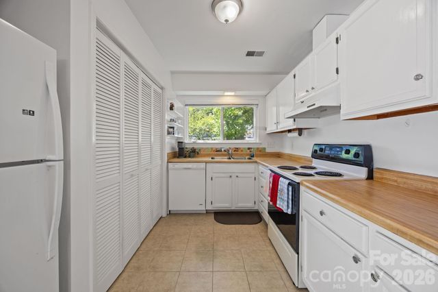 1057 Sardis Cove Drive, Charlotte, NC 28270
