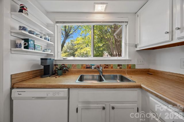 1057 Sardis Cove Drive, Charlotte, NC 28270