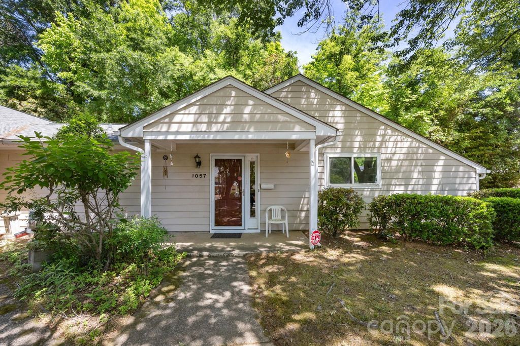 1057 Sardis Cove Drive, Charlotte, NC 28270