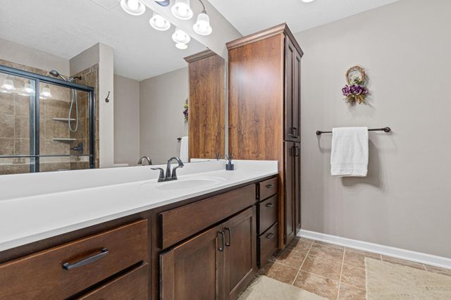 914 Prestwick Drive, Belle Plaine, MN 56011