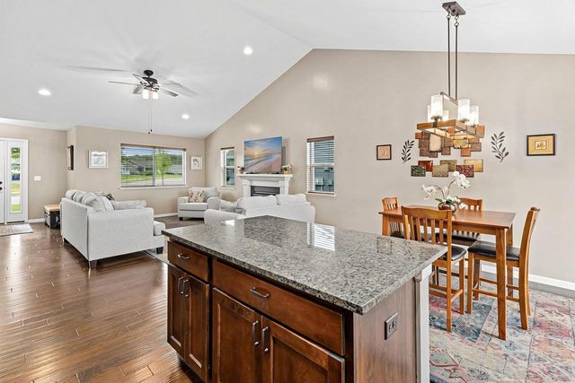 914 Prestwick Drive, Belle Plaine, MN 56011