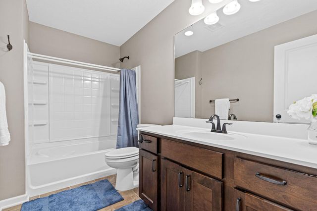 914 Prestwick Drive, Belle Plaine, MN 56011