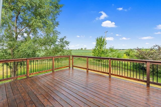 914 Prestwick Drive, Belle Plaine, MN 56011
