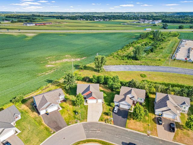 914 Prestwick Drive, Belle Plaine, MN 56011