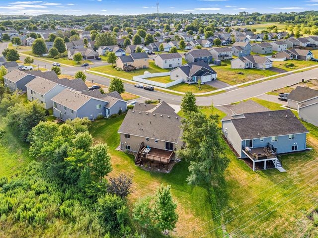 914 Prestwick Drive, Belle Plaine, MN 56011