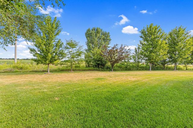 914 Prestwick Drive, Belle Plaine, MN 56011