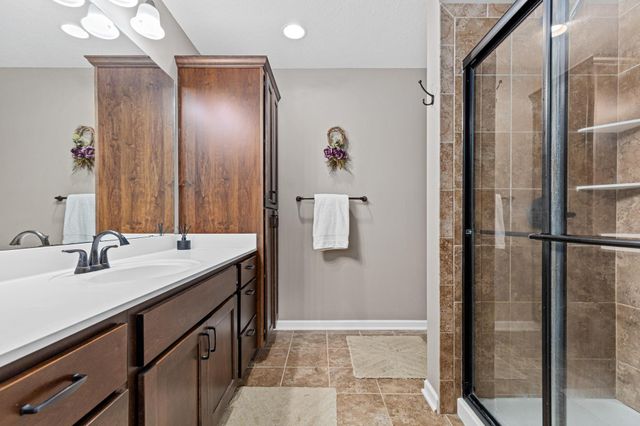 914 Prestwick Drive, Belle Plaine, MN 56011