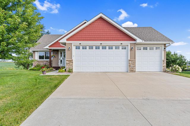 914 Prestwick Drive, Belle Plaine, MN 56011