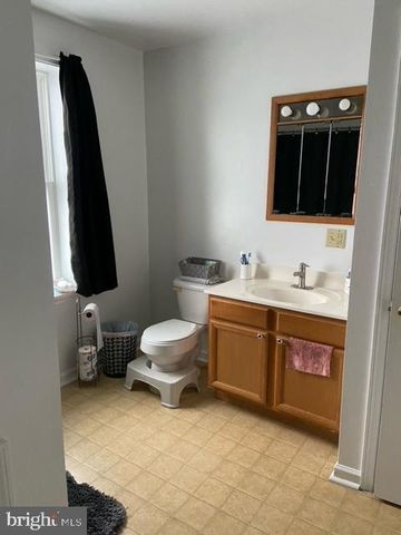 448 HAMILTON ST, Harrisburg, PA 17102