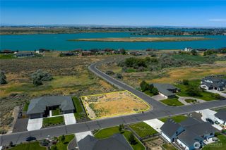 8142 Dune Lake Road SE, Moses Lake, WA 98837