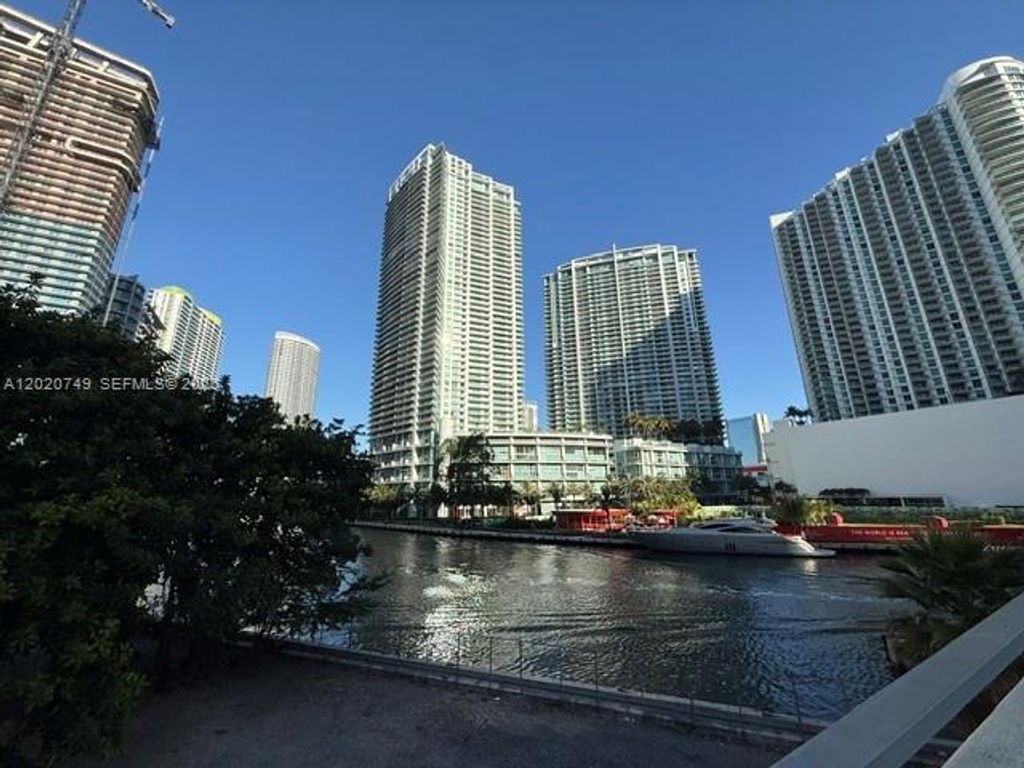 92 SW 3rd St 1804, Miami, FL 33130