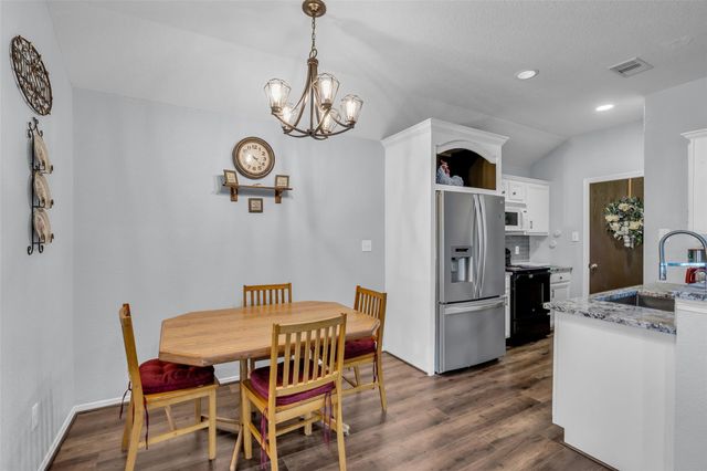 242 Sunset Path N, Conroe, TX 77316