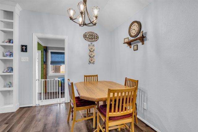 242 Sunset Path N, Conroe, TX 77316