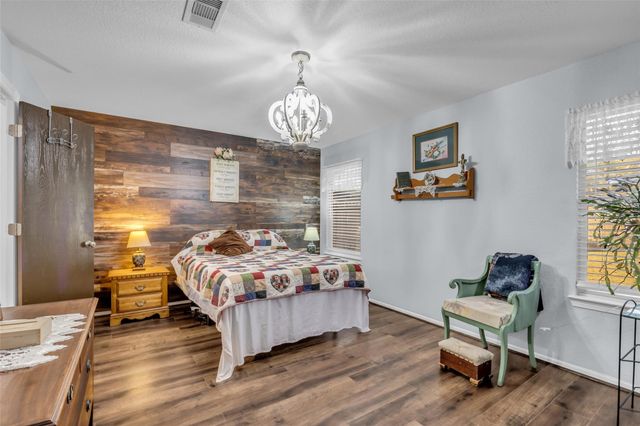 242 Sunset Path N, Conroe, TX 77316