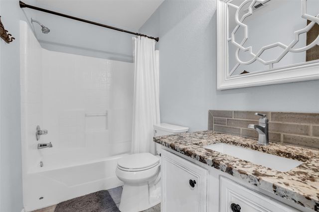 242 Sunset Path N, Conroe, TX 77316