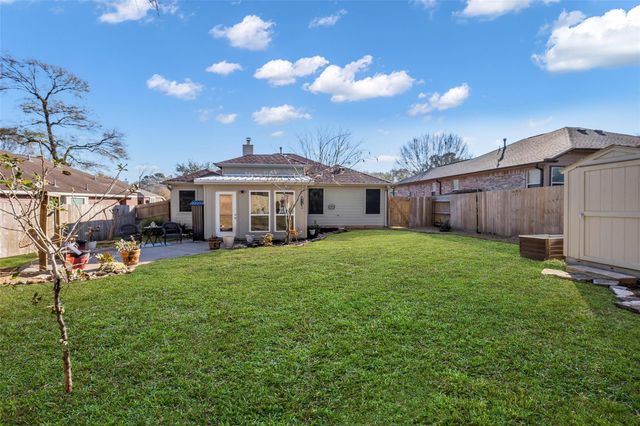 242 Sunset Path N, Conroe, TX 77316