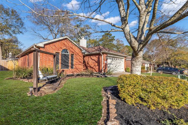 242 Sunset Path N, Conroe, TX 77316