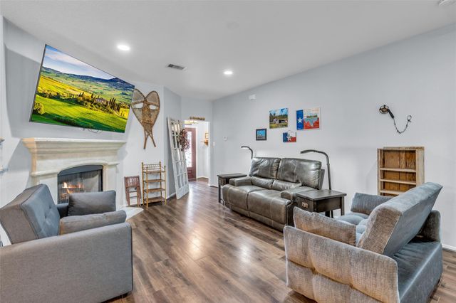 242 Sunset Path N, Conroe, TX 77316