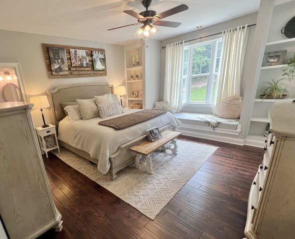 1136 Dimple Rd, S, Chapmansboro, TN 37035