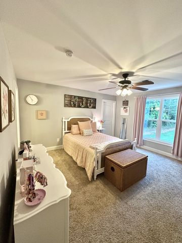 1136 Dimple Rd, S, Chapmansboro, TN 37035