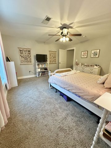 1136 Dimple Rd, S, Chapmansboro, TN 37035