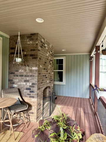 1136 Dimple Rd, S, Chapmansboro, TN 37035