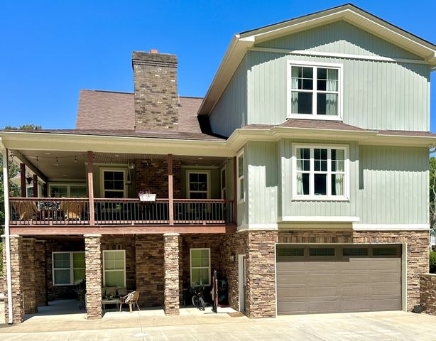 1136 Dimple Rd, S, Chapmansboro, TN 37035