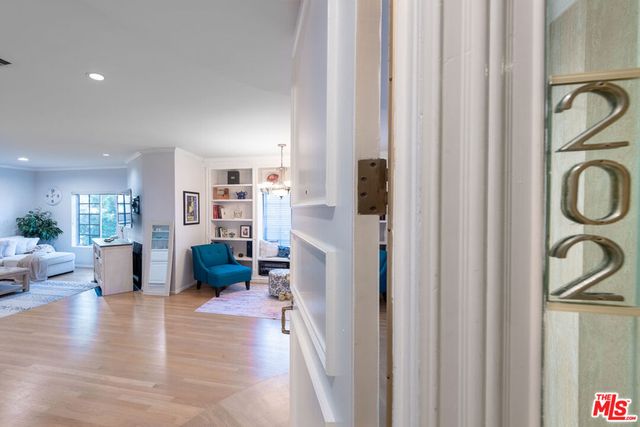 10531 Ashton Avenue 202, Los Angeles, CA 90024