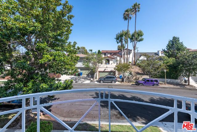 10531 Ashton Avenue 202, Los Angeles, CA 90024