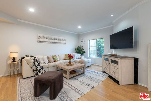 10531 Ashton Avenue 202, Los Angeles, CA 90024