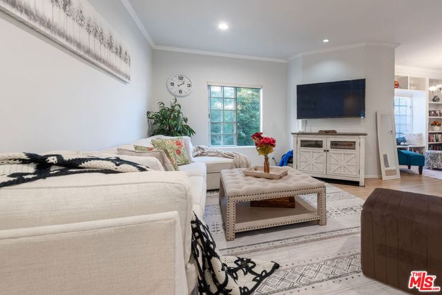 10531 Ashton Avenue 202, Los Angeles, CA 90024