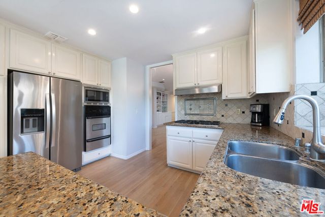 10531 Ashton Avenue 202, Los Angeles, CA 90024