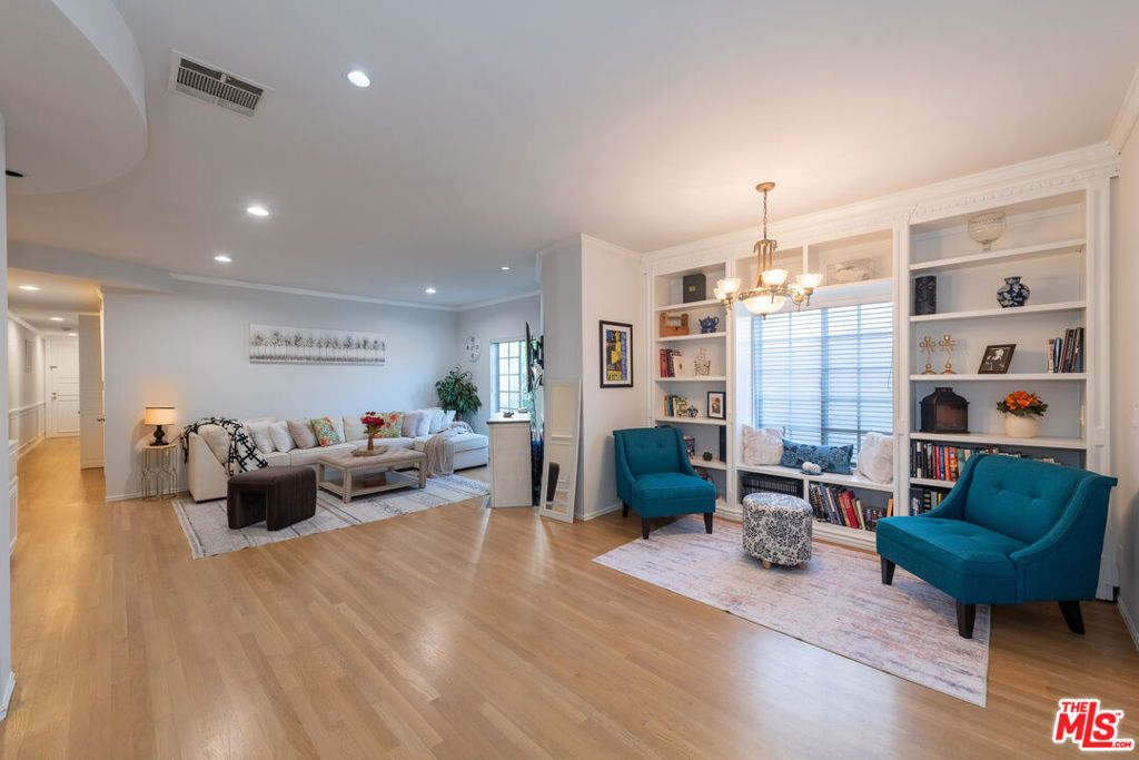 10531 Ashton Avenue 202, Los Angeles, CA 90024 — photo 4
