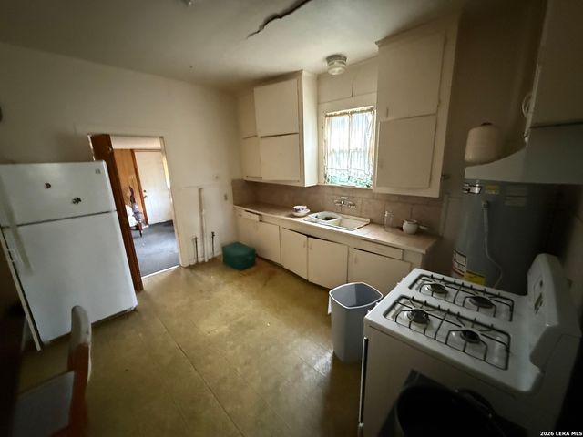 217 S POLARIS ST, San Antonio, TX 78203