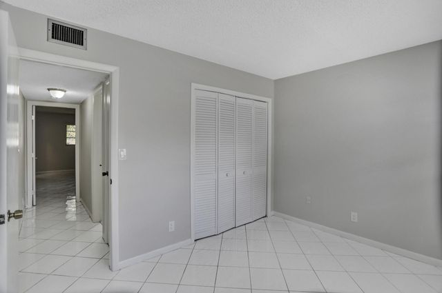 1821 NE 40th Ct 307, Pompano Beach, FL 33064