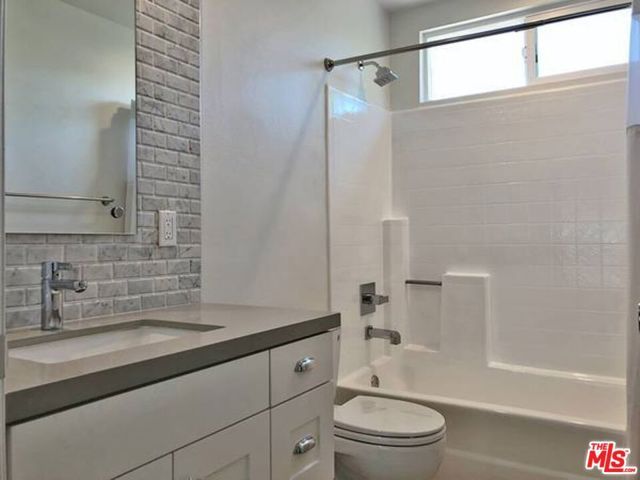 853 N HAYWORTH Avenue 201, Los Angeles, CA 90046