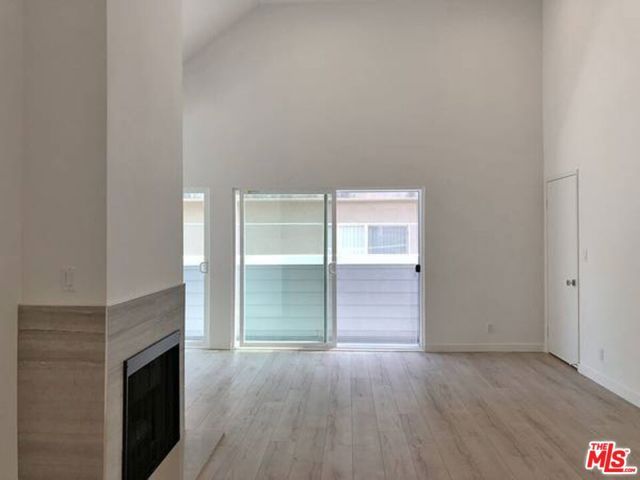 853 N HAYWORTH Avenue 201, Los Angeles, CA 90046