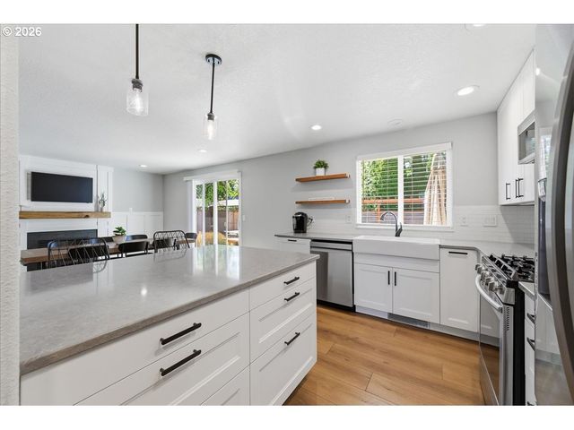 18988 Sw PIKE Ln, Beaverton, OR 97078