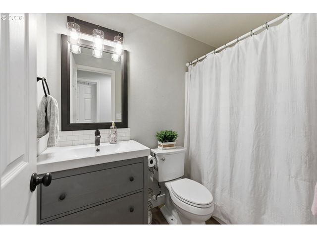 18988 Sw PIKE Ln, Beaverton, OR 97078