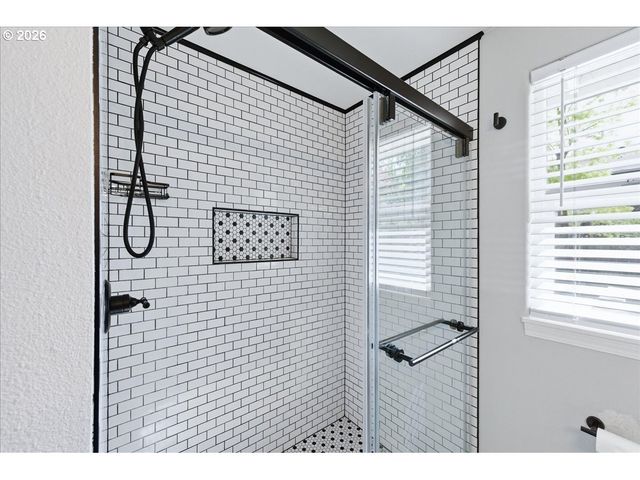 18988 Sw PIKE Ln, Beaverton, OR 97078