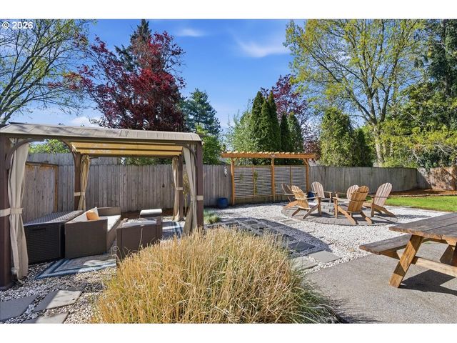 18988 Sw PIKE Ln, Beaverton, OR 97078