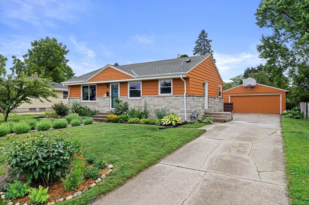 921 2nd AVENUE, Grafton, WI 53024
