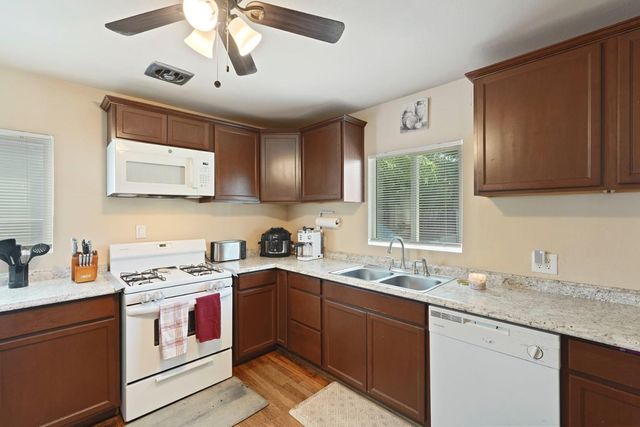 152 Drake Ave, Modesto, CA 95350