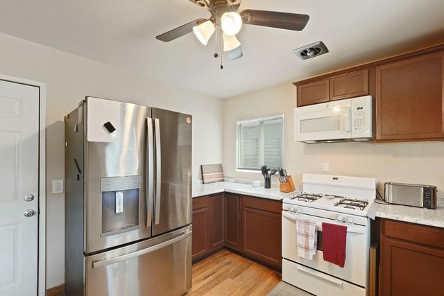 152 Drake Ave, Modesto, CA 95350