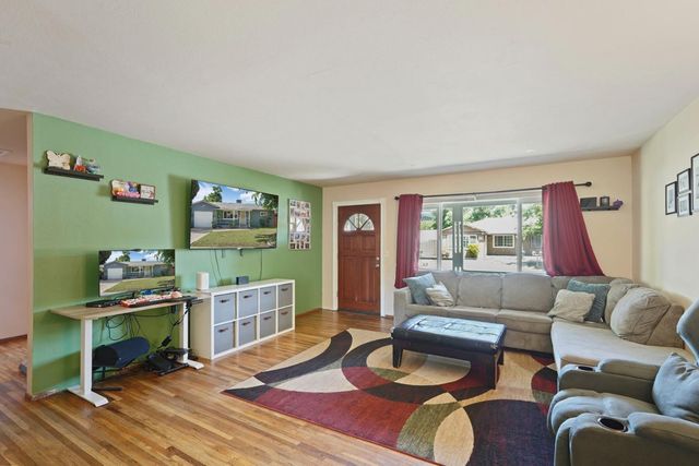 152 Drake Ave, Modesto, CA 95350