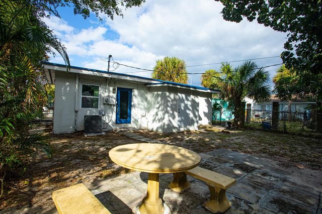 849 W 2nd Street, Riviera Beach, FL 33404