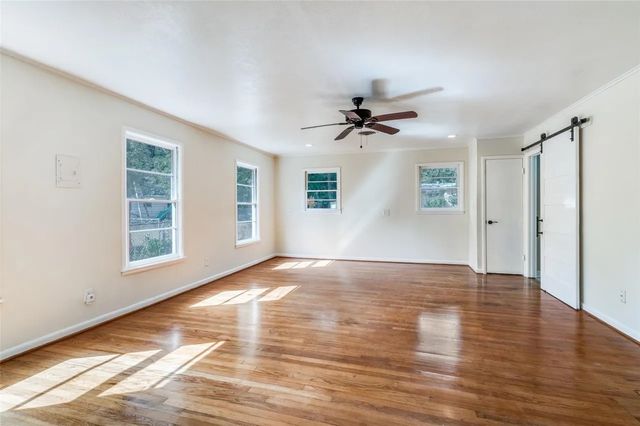 529 Roberts Cut Off Road, River Oaks, TX 76114